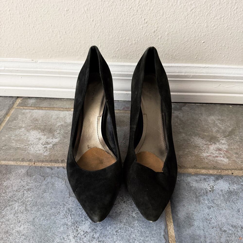 Tahari Ava Black Suede Pumps Womens 8.5 Block Heel Pointed Toe - Picture 2 of 8
